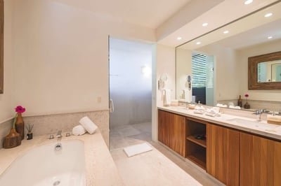 Luxury Villa Photo #45