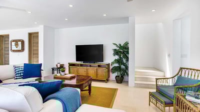 Luxury Villa Photo #16