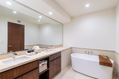 Luxury Villa Photo #28