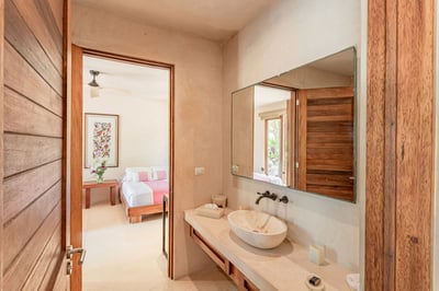 Luxury Villa Photo #37