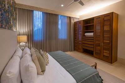 Luxury Villa Photo #32