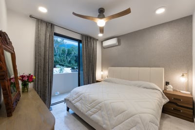 Luxury Villa Photo #37