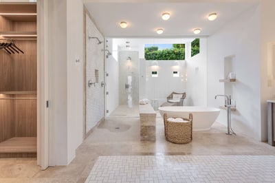 Luxury Villa Photo #23