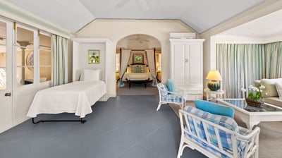 Luxury Villa Photo #35