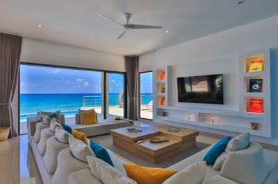 Luxury Villa Photo #26