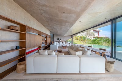 Luxury Villa Photo #11