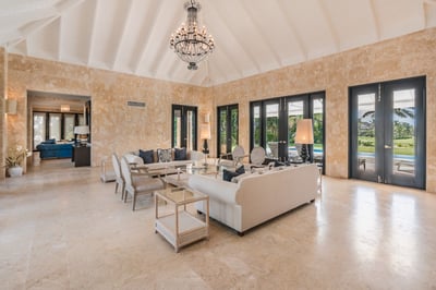 Luxury Villa Photo #15