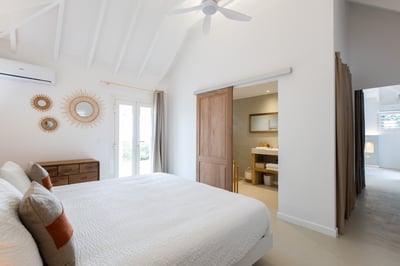 Luxury Villa Photo #37