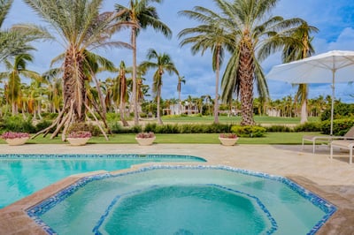 Luxury Villa Photo #9
