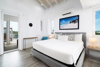 Luxury Villa Photo #16