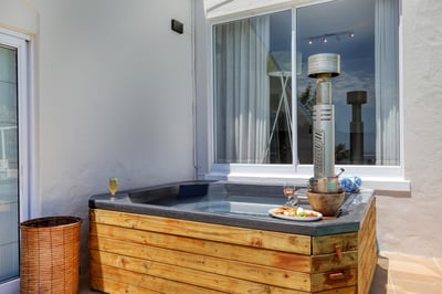 Luxury Villa Photo #9