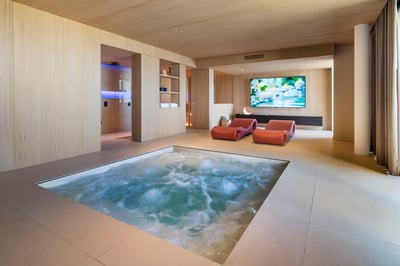 Luxury Villa Photo #24