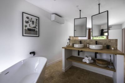 Luxury Villa Photo #18