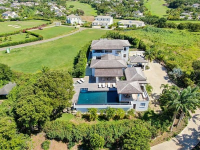 Luxury Villa Photo #4