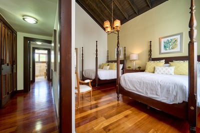 Luxury Villa Photo #49
