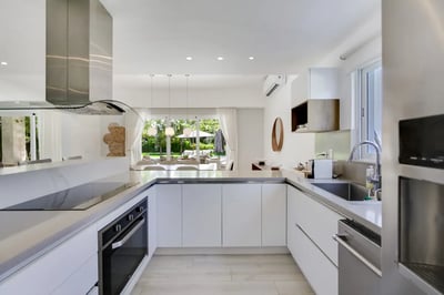 Luxury Villa Photo #30