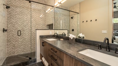 King suite 1 ensuite bath on upper main level
