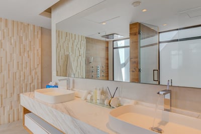 Luxury Villa Photo #25