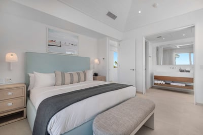 Luxury Villa Photo #30