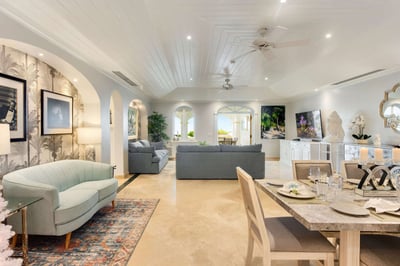 Luxury Villa Photo #6