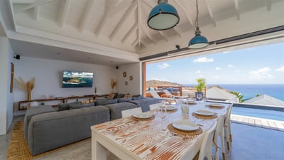 Kitchen & Dining Area