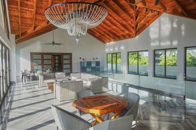 Luxury Villa Photo #13