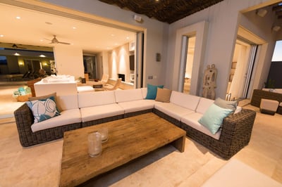 Luxury Villa Photo #11