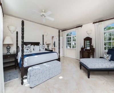 Luxury Villa Photo #47