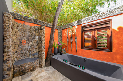 Luxury Villa Photo #8