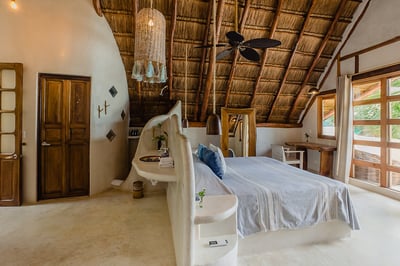 Luxury Villa Photo #23