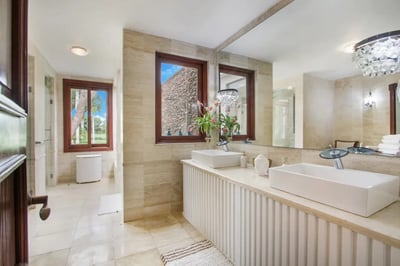 Luxury Villa Photo #33