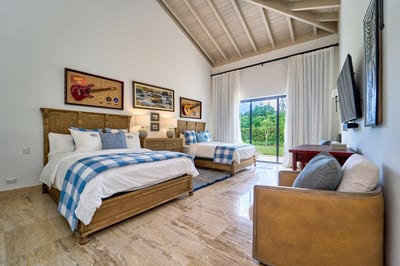 Luxury Villa Photo #30