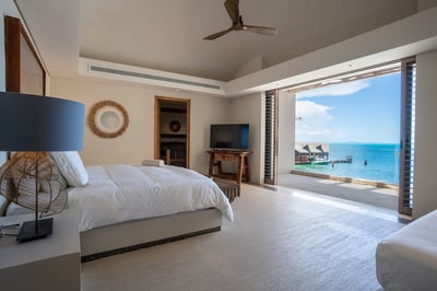 Luxury Villa Photo #50