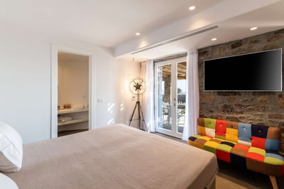 Luxury Villa Photo #28