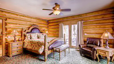 Primary suite, main level