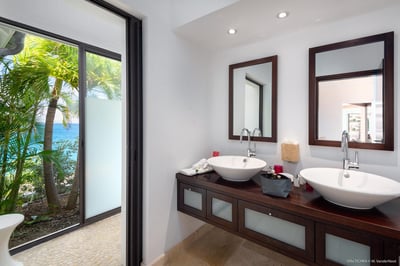 Luxury Villa Photo #48