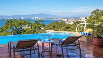 Luxury Villa Photo #5