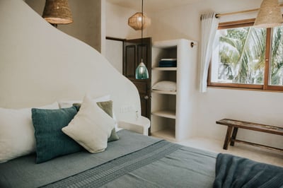 Luxury Villa Photo #17
