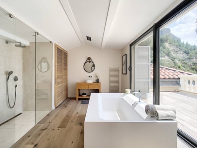 Luxury Villa Photo #26