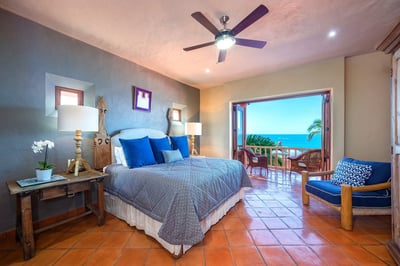 Luxury Villa Photo #29