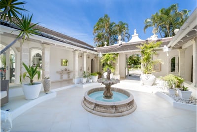 Luxury Villa Photo #41
