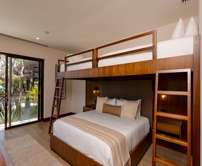 Luxury Villa Photo #30