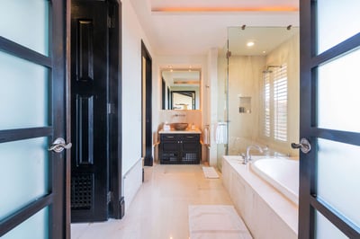 Luxury Villa Photo #19