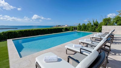 Luxury Villa Photo #4