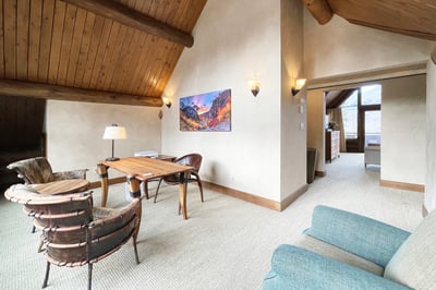 Luxury Villa Photo #23