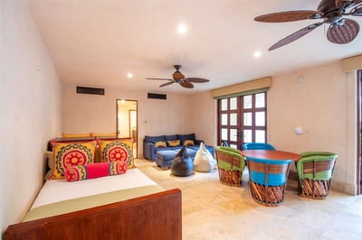 Luxury Villa Photo #40
