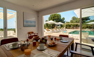 Luxury Villa Photo #23