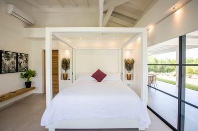 Luxury Villa Photo #34