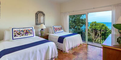 Luxury Villa Photo #31