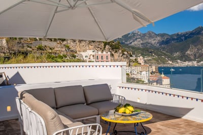 Luxury Villa Photo #5